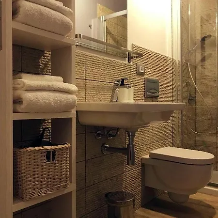 Apartment Euphorbia House, Confort E Intimita In Centro.