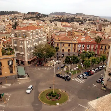 Euphorbia House, Confort E Intimita In Centro. Cagliari